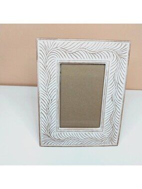 White & Brown Embossed Picture Frame 4x6 Photo Tabletop Or Wall Display
